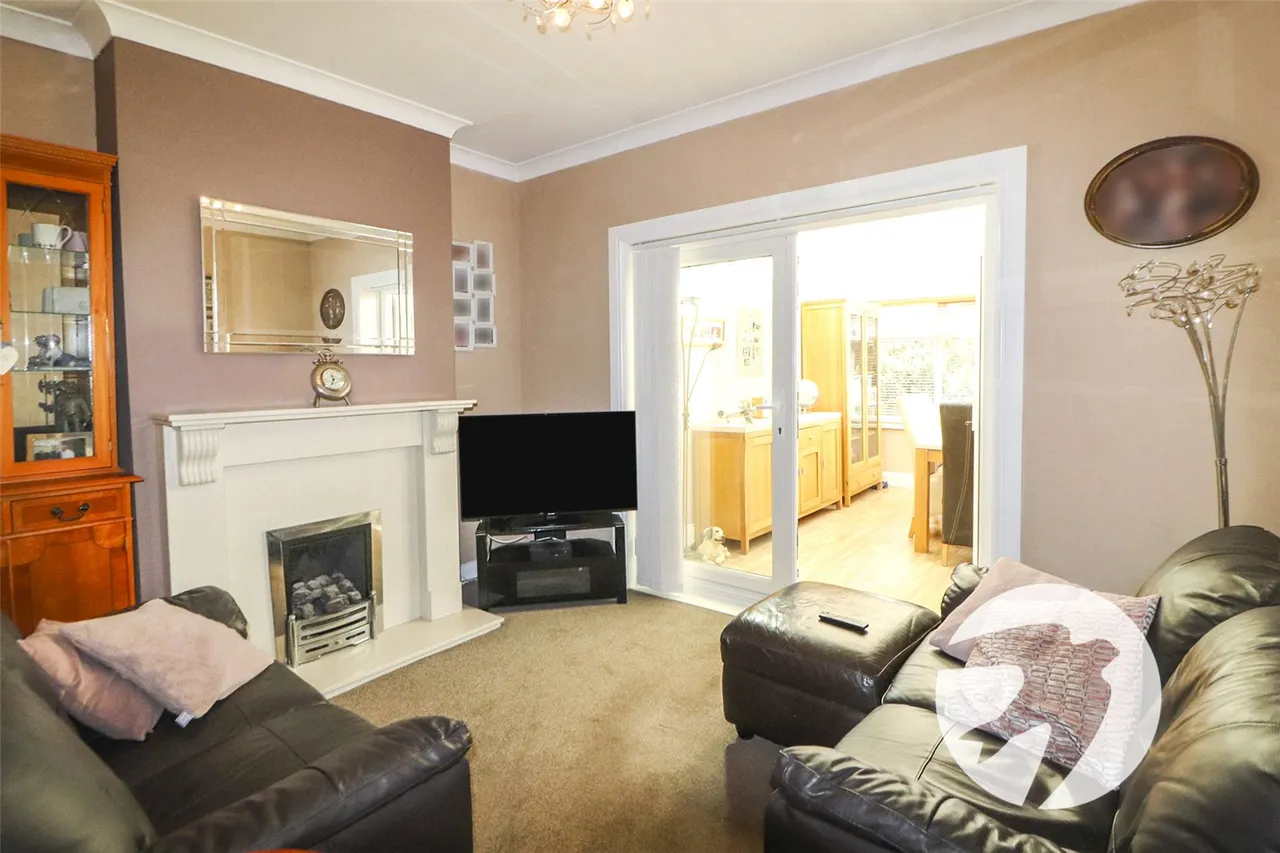 Eversley Avenue, Bexleyheath, DA7, photo 2