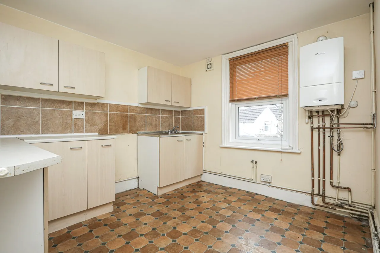 Radnor Park Crescent, Folkestone, CT19, photo 11
