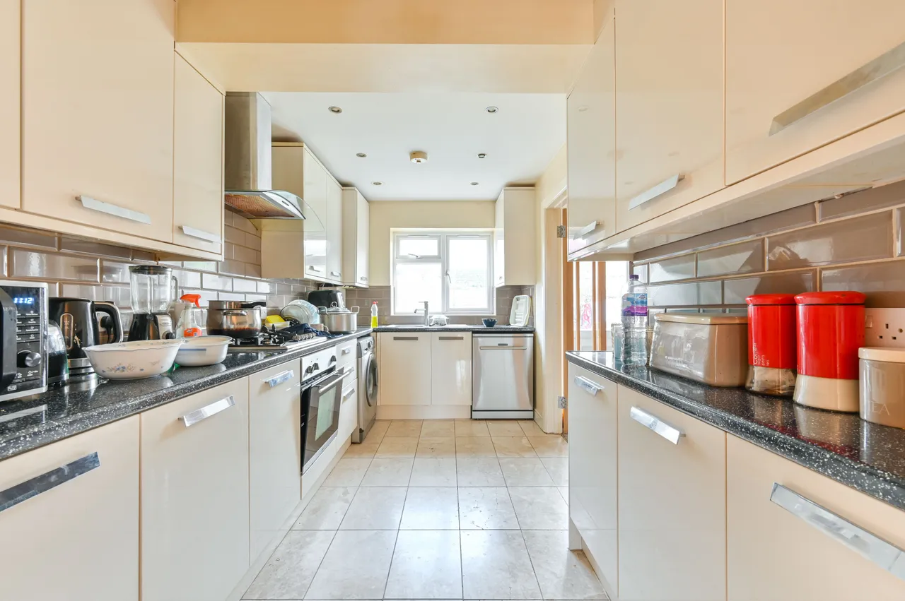 44 Kenwyn Drive, London, photo 3