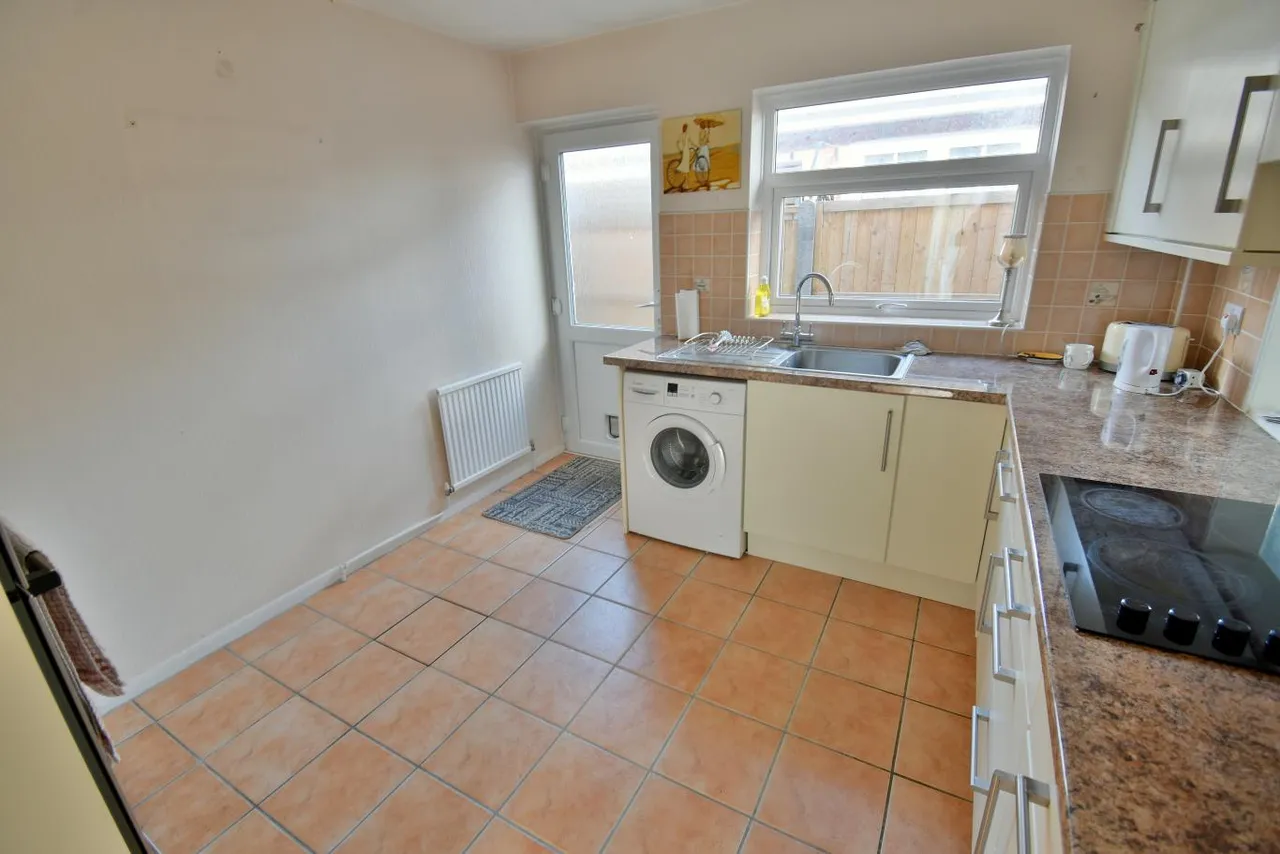 Canterbury Close, BH22, photo 5