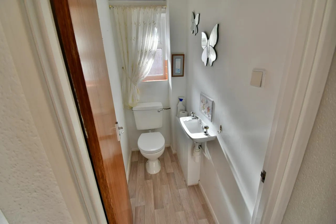 Canterbury Close, BH22, photo 8