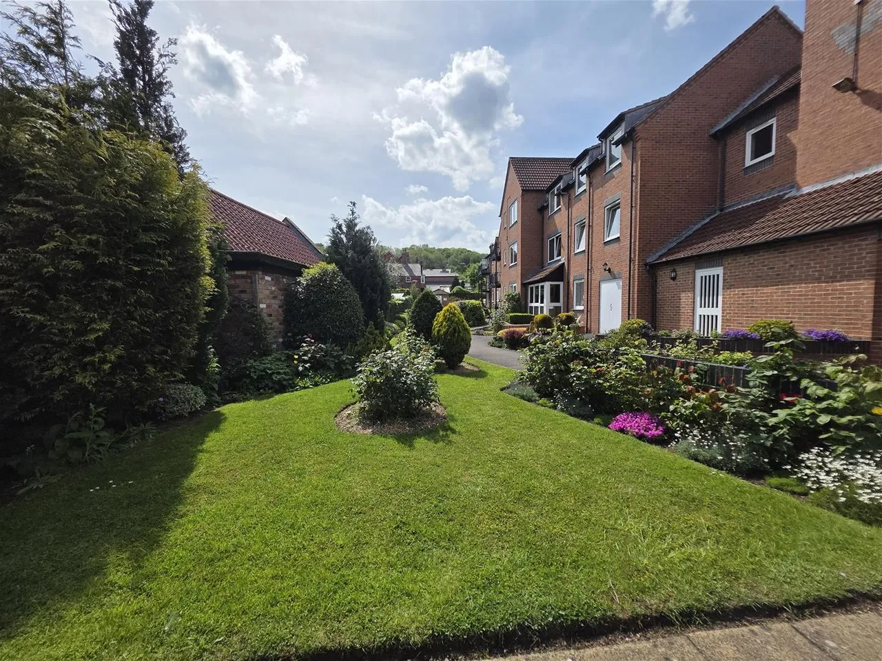 Scalby Road, Scarborough YO12 5QB, photo 17
