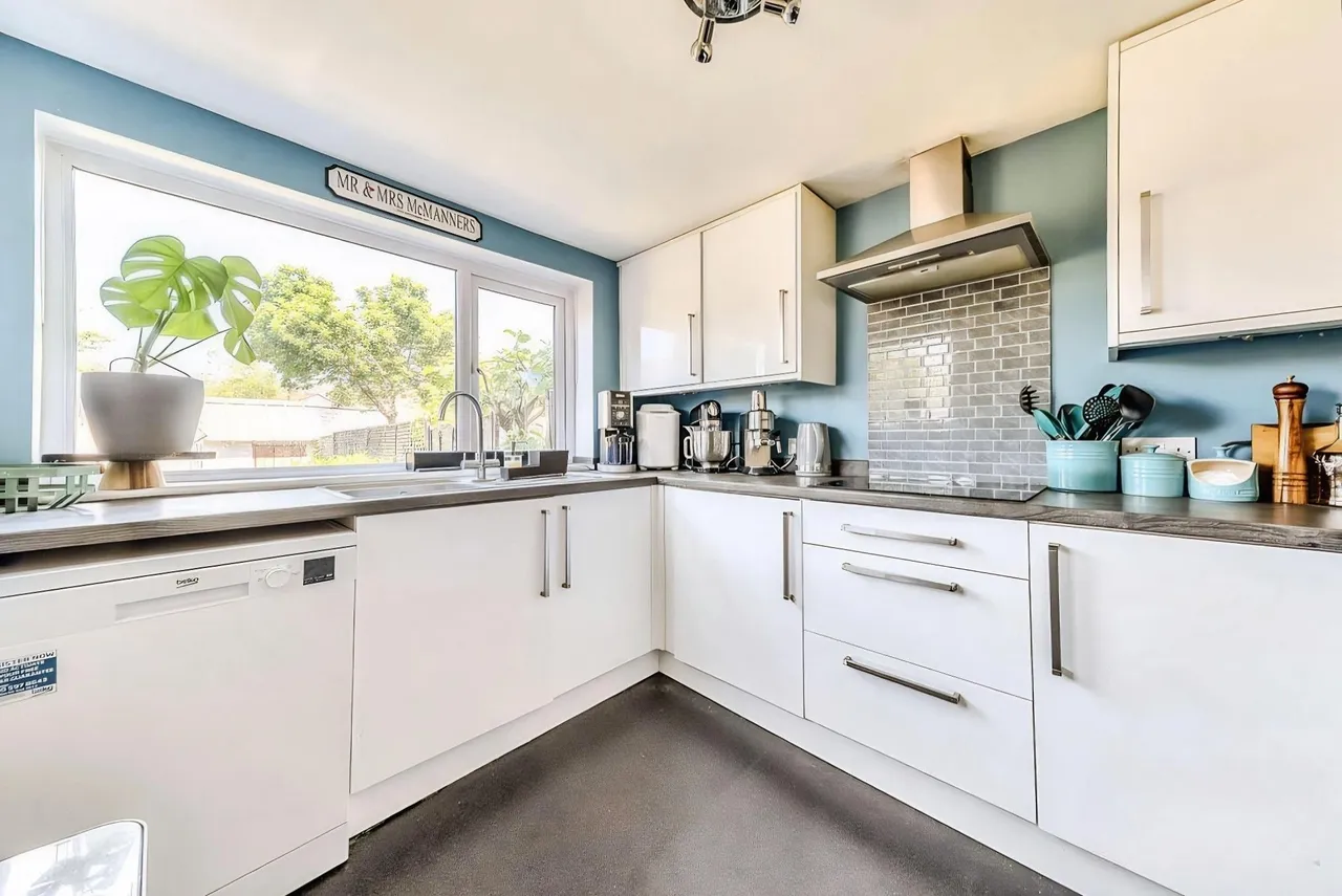 Sarum Hill, Basingstoke, Basingstoke, RG21 8SS, photo 6