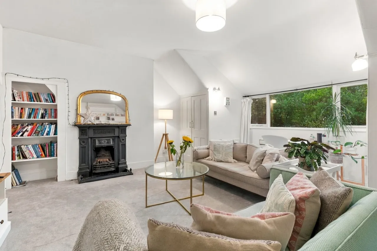 2 bed flat to rent, Haslemere Road, Crouch End, N8