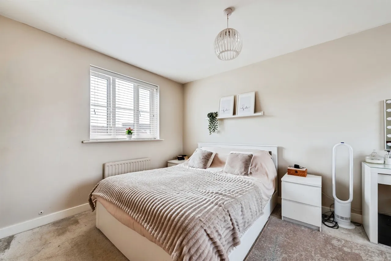 Fenby Place, Swindon, photo 5