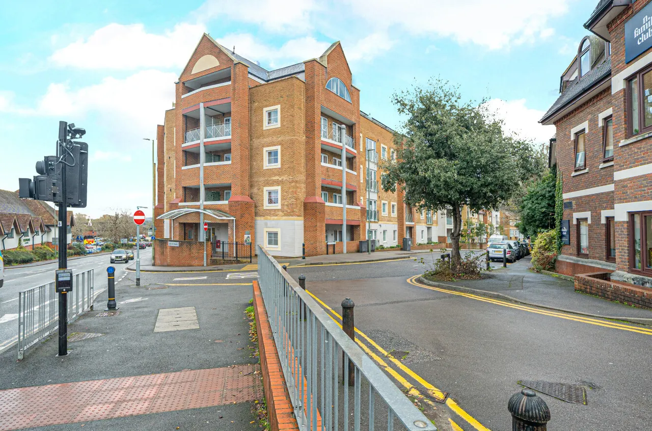 Flambard Way, Godalming, GU7, photo 15