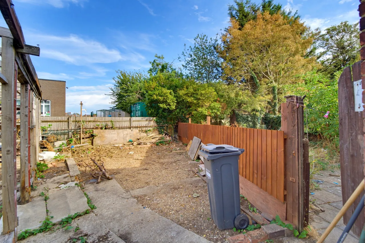 Blackberry Farm Close, Hounslow, TW5 9EH, photo 11