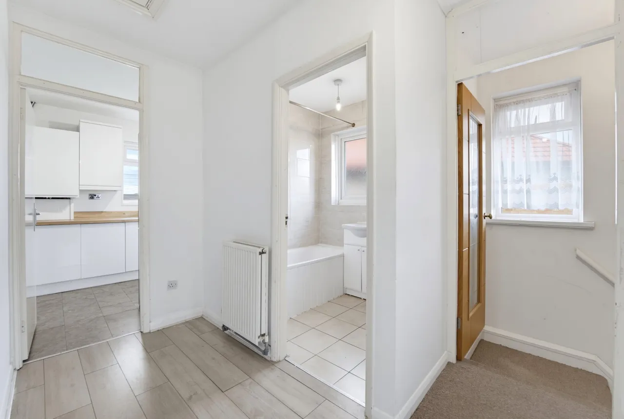 Blackberry Farm Close, Hounslow, TW5 9EH, photo 4