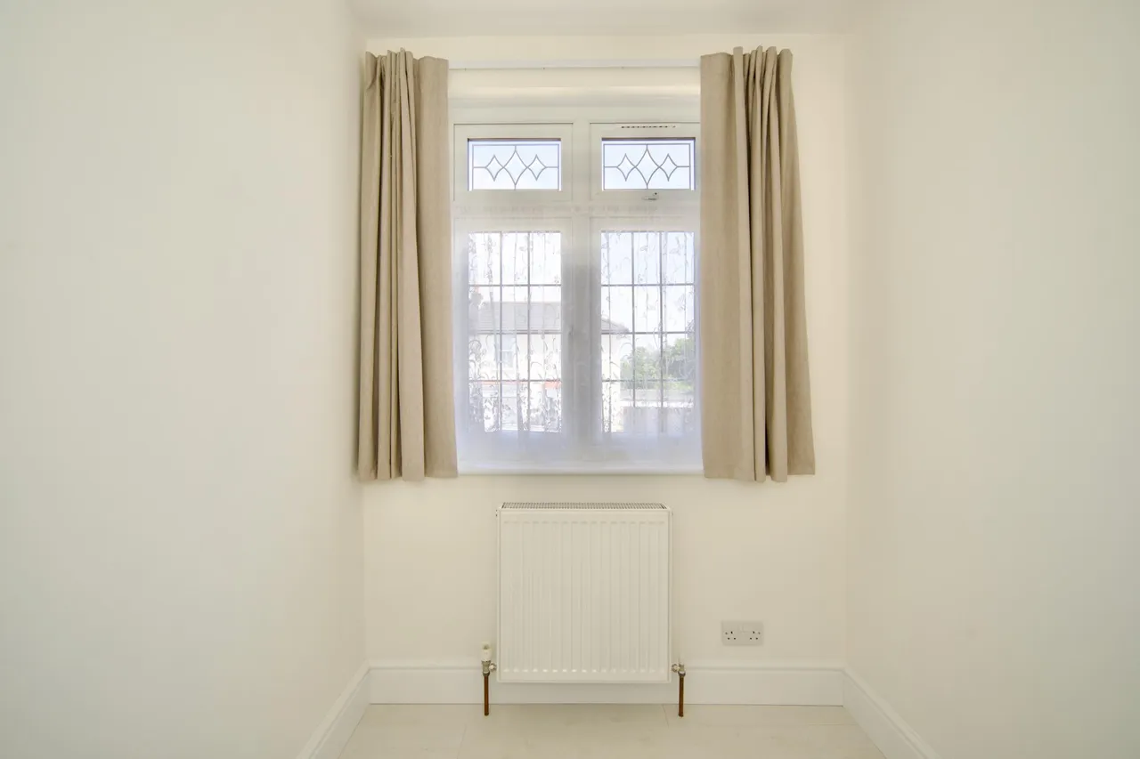 Churchbury Lane, Enfield, EN1, photo 11