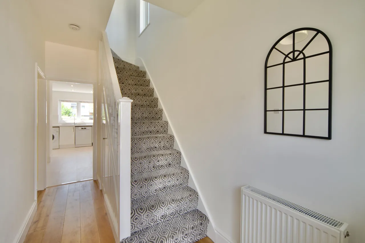 Churchbury Lane, Enfield, EN1, photo 4