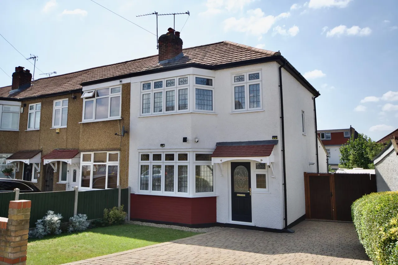 3 bed house for sale, Churchbury Lane, Enfield, EN1