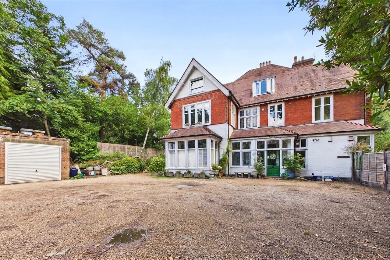 Church Hill, Camberley, GU15, photo 2