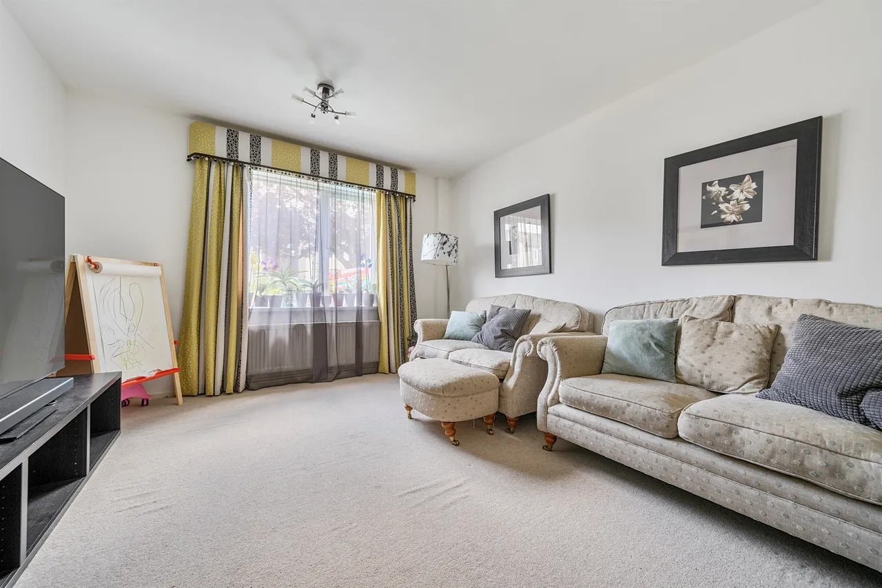 Millson Close, London, photo 2