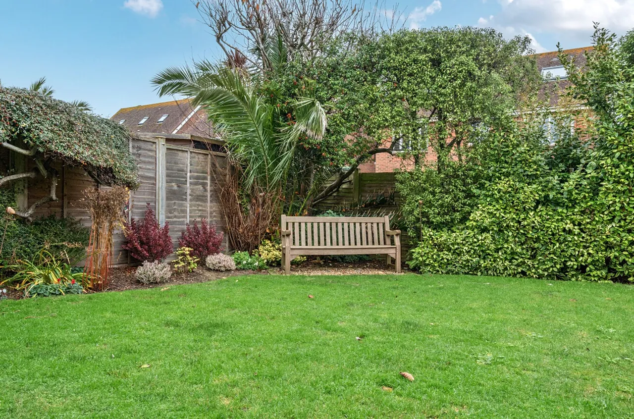Jones Square, Selsey, PO20, photo 22