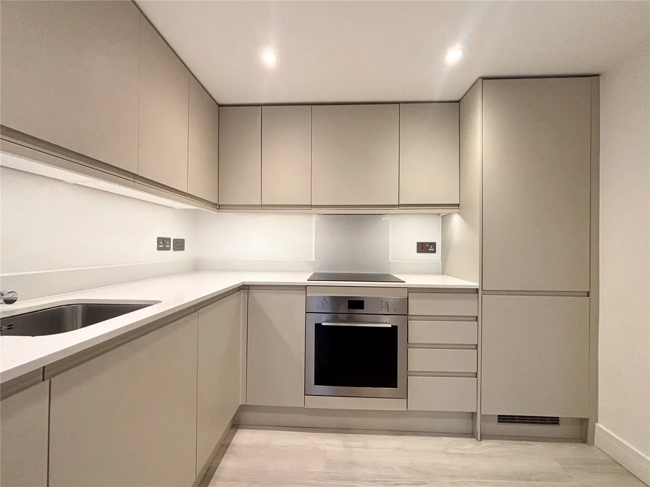 Farnborough Road, Farnborough, Surrey, GU14 7TG, photo 30