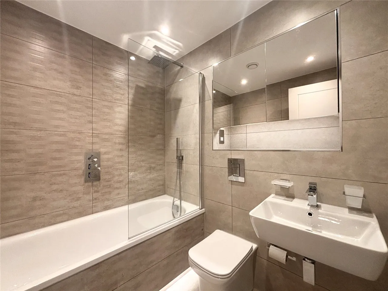 Farnborough Road, Farnborough, Surrey, GU14 7TG, photo 28