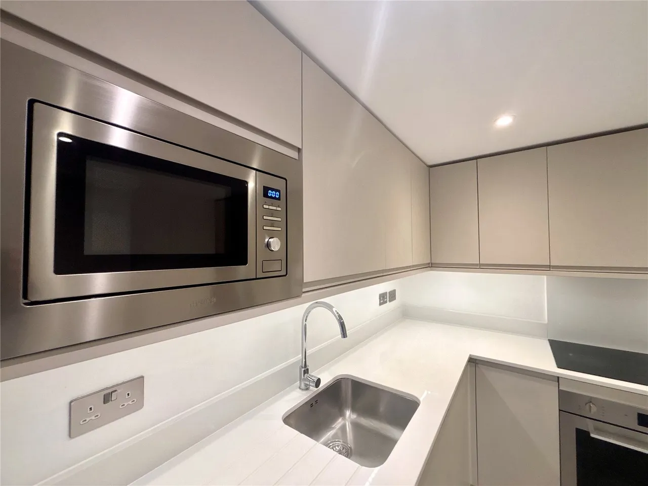 Farnborough Road, Farnborough, Surrey, GU14 7TG, photo 31