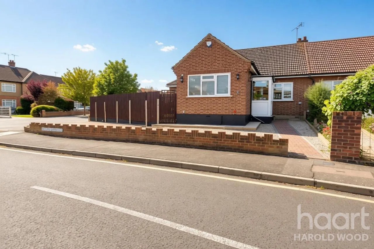 Kersey Gardens, Romford, RM3, photo 18