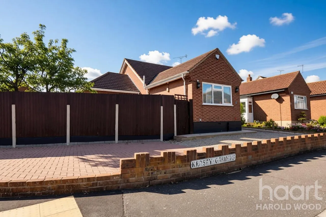 Kersey Gardens, Romford, RM3, photo 20
