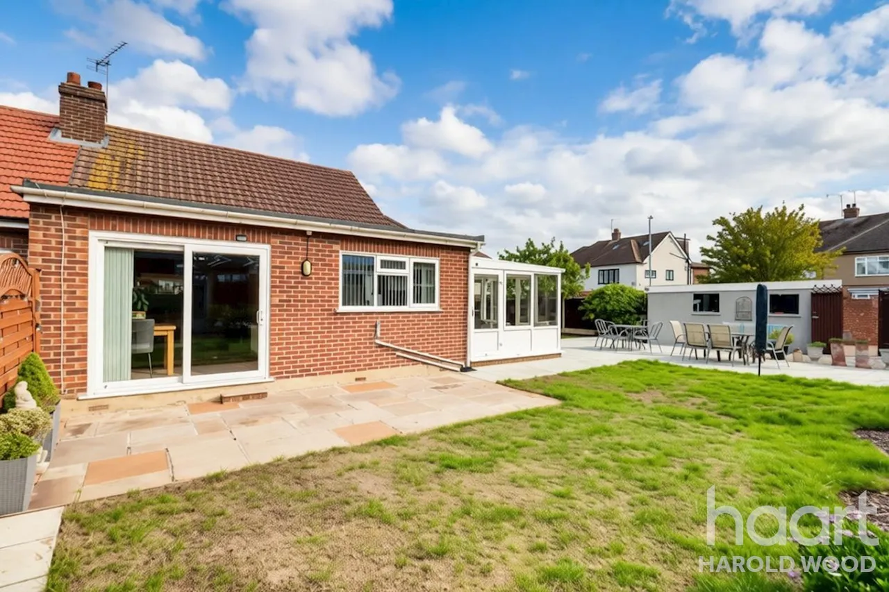 Kersey Gardens, Romford, RM3, photo 13