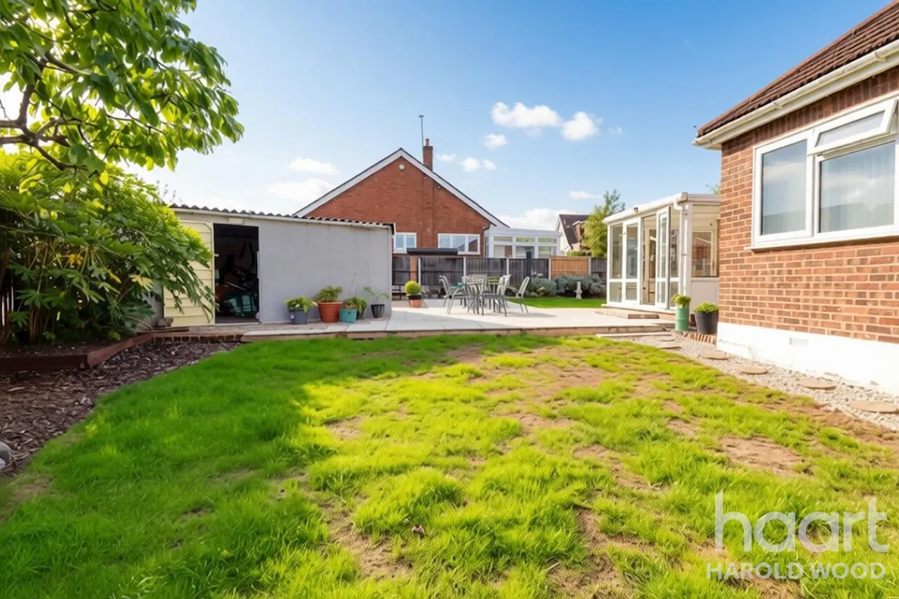Kersey Gardens, Romford, RM3, photo 15