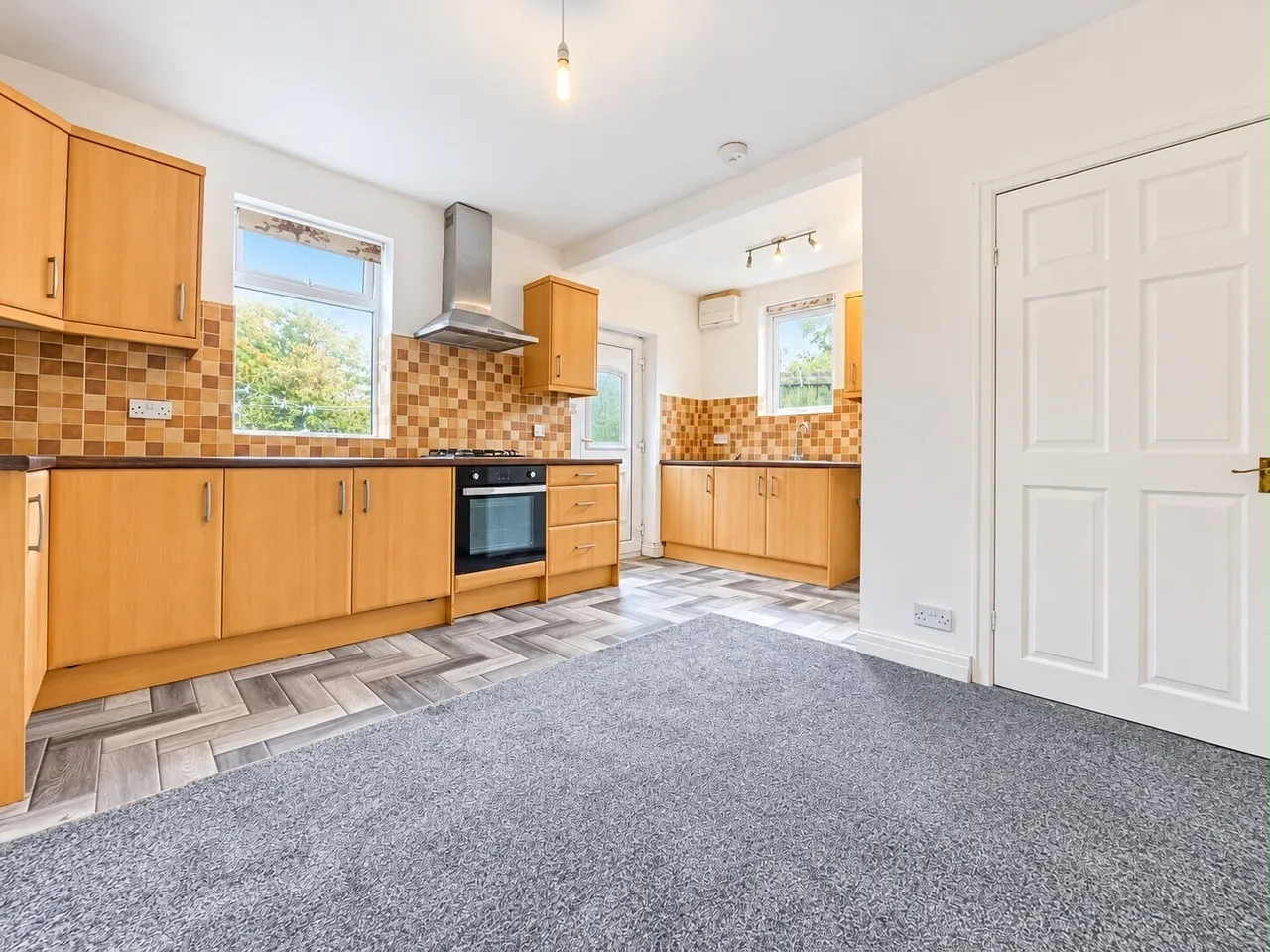 Oakworth Road, Keighley, BD21, photo 3
