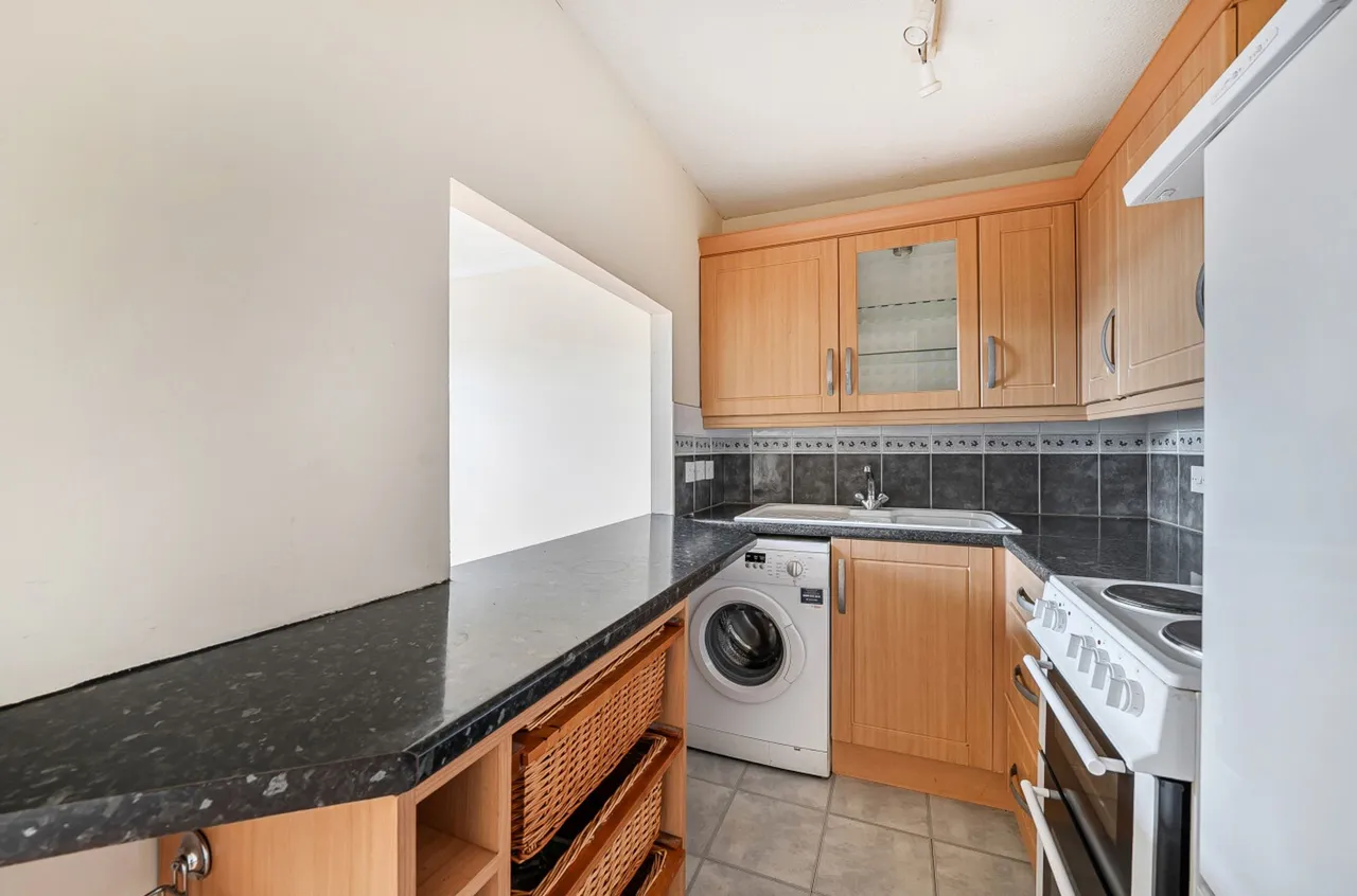 Meon Close, Petersfield, GU32, photo 4