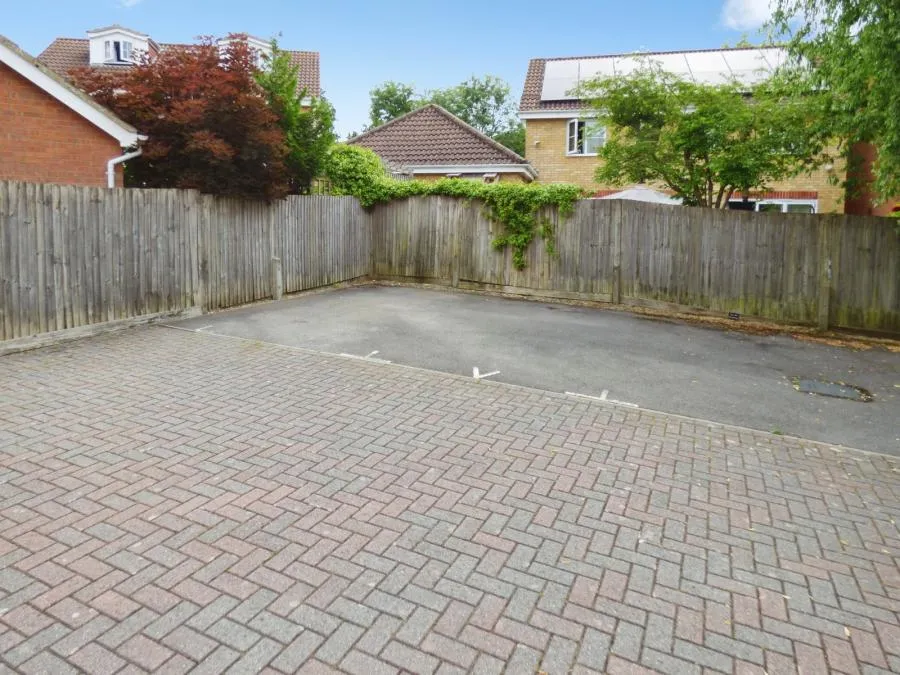 Fallow Crescent, Hedge End, SO30, photo 7