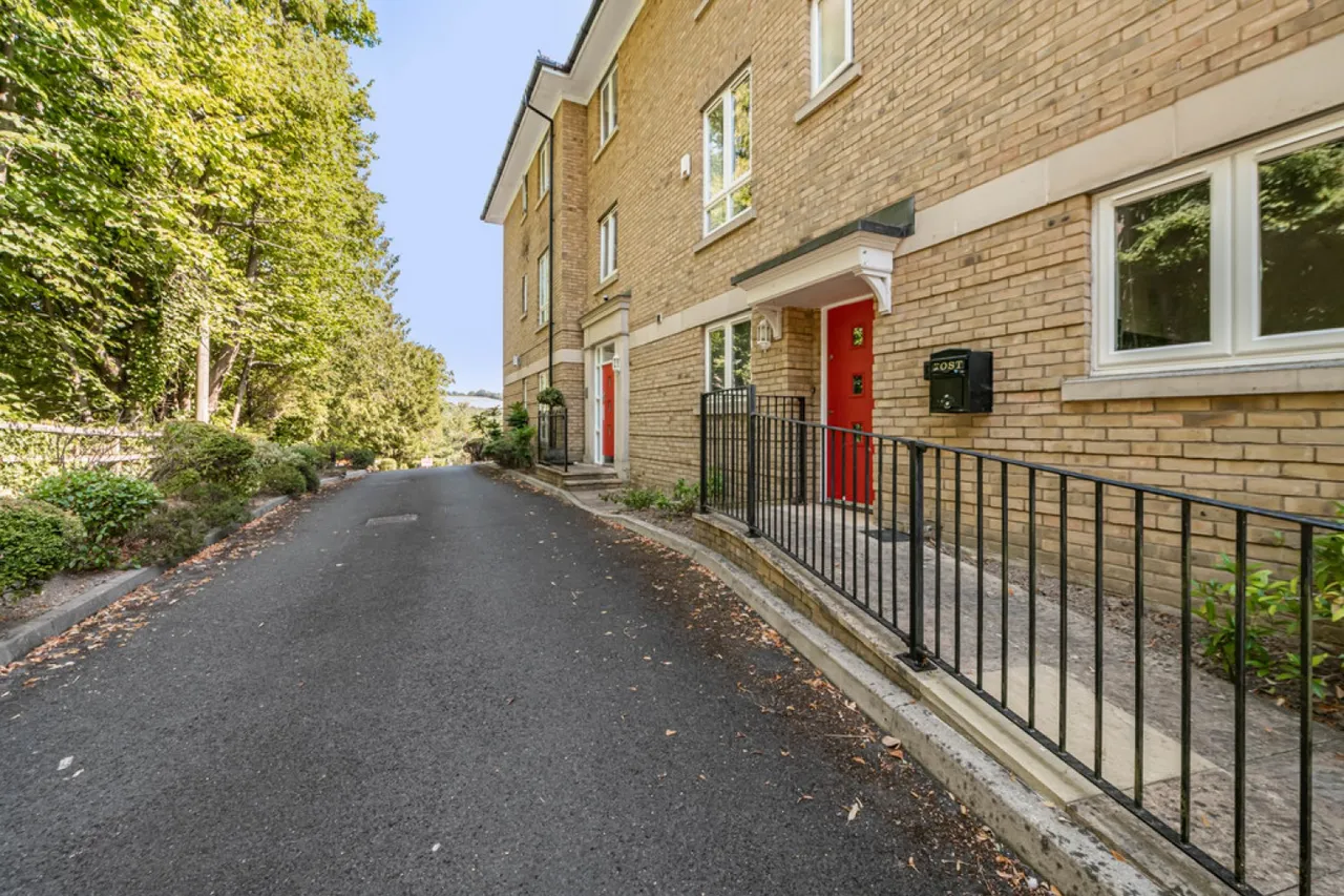 Tupwood Lane, CR3, photo 3