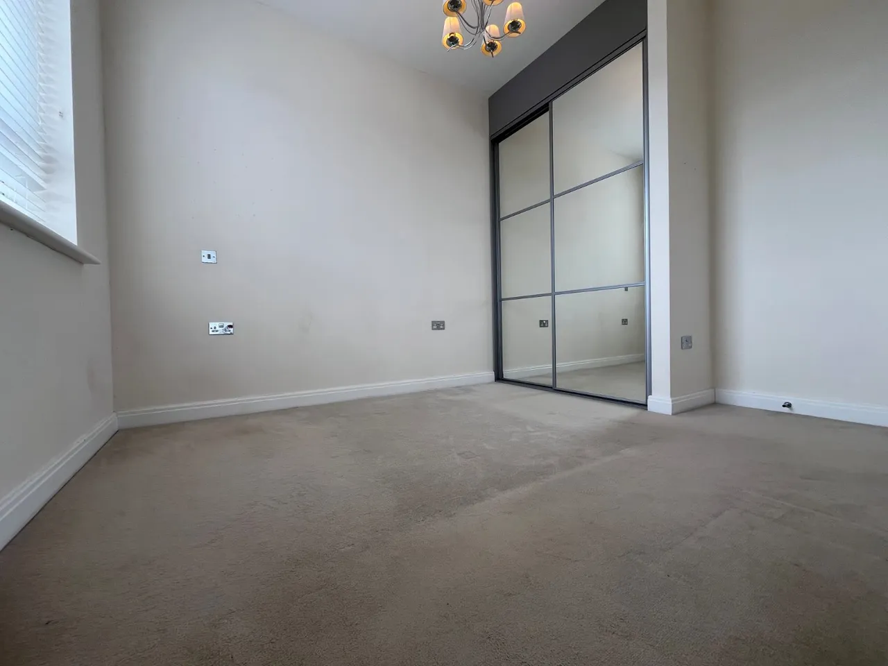 Main Street, Dickens Heath, B90, photo 7