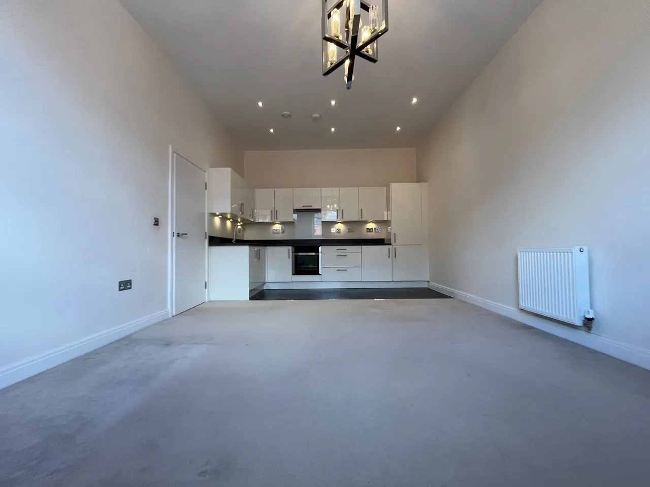 Main Street, Dickens Heath, B90, photo 3