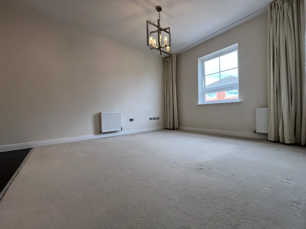 Main Street, Dickens Heath, B90, photo 5