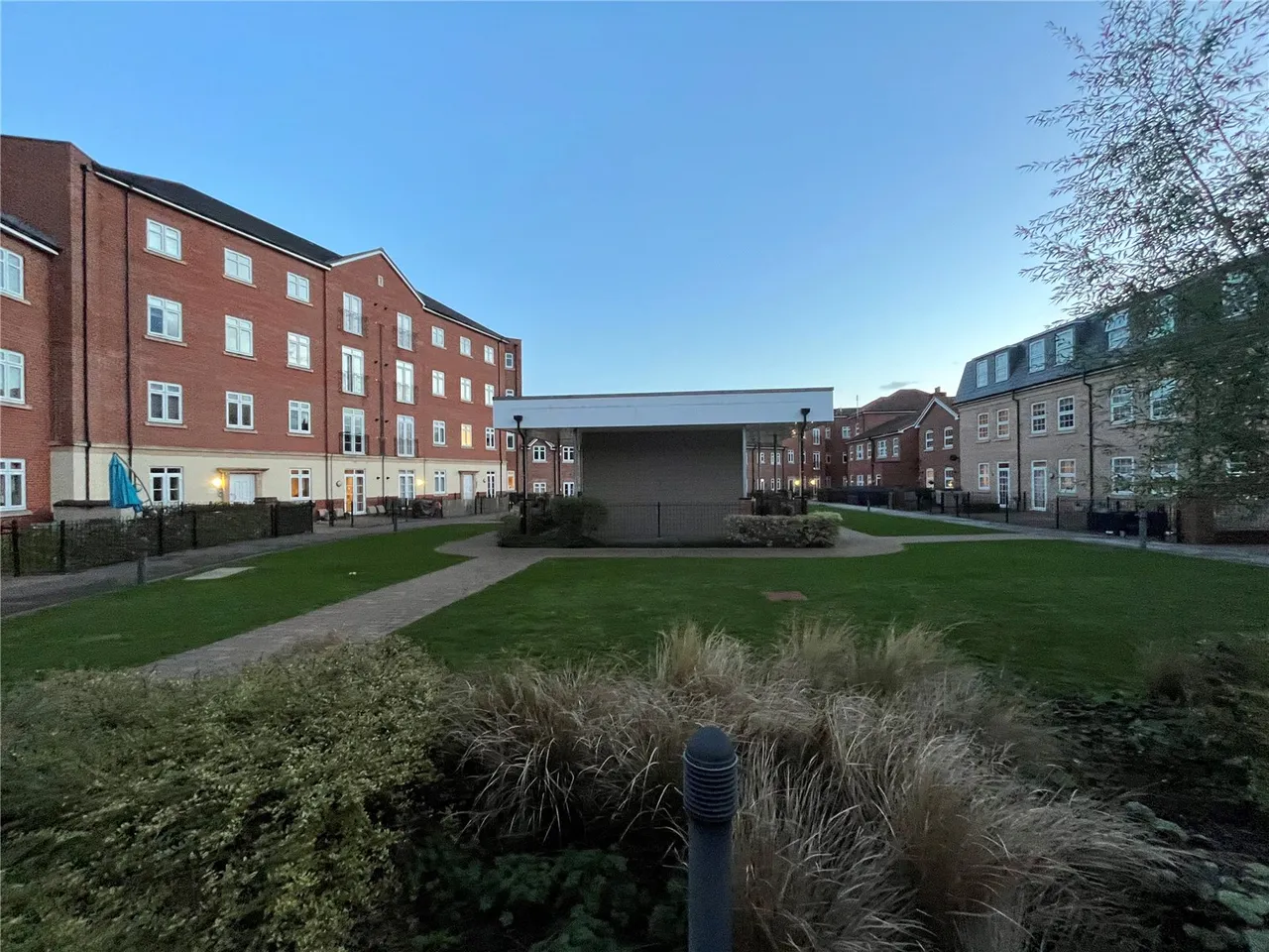 Main Street, Dickens Heath, B90, photo 16