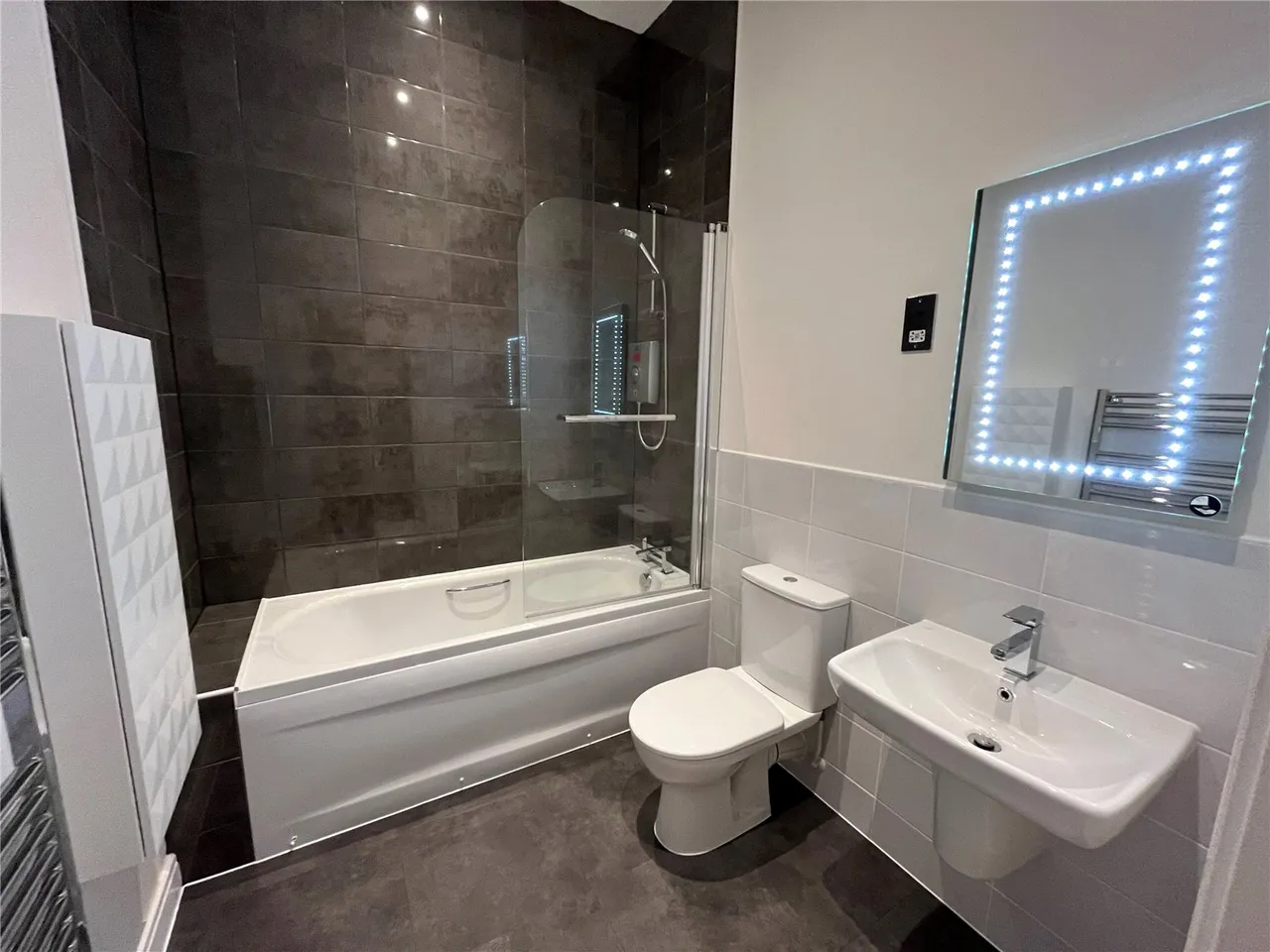 Main Street, Dickens Heath, B90, photo 8