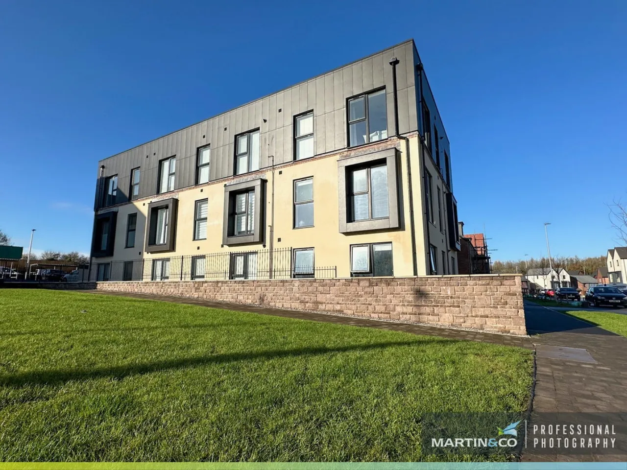 2 bed flat for sale — Dol Glaswg, Capel Llanilltern