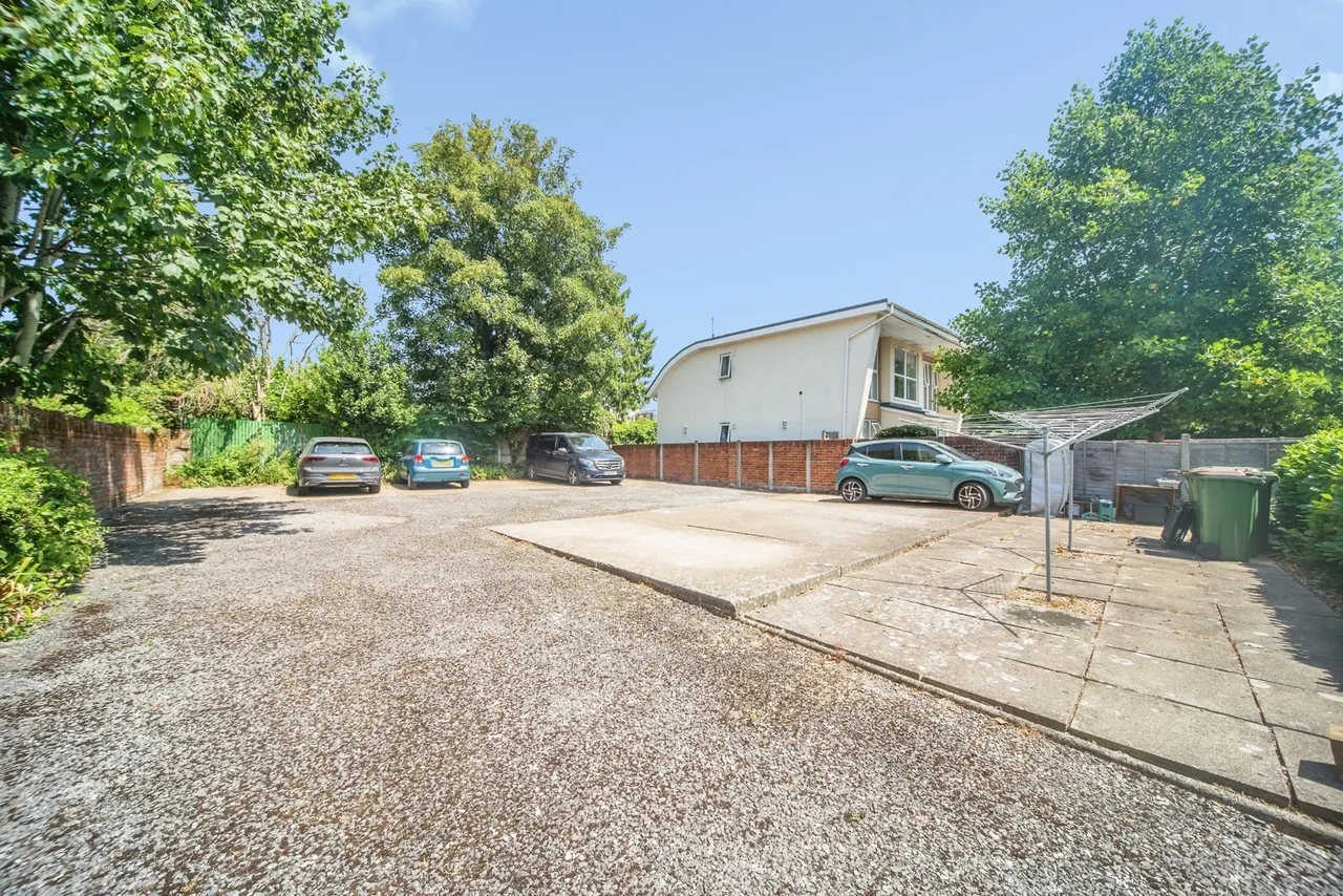 Millbrook Road East, Freemantle, SO15, photo 13