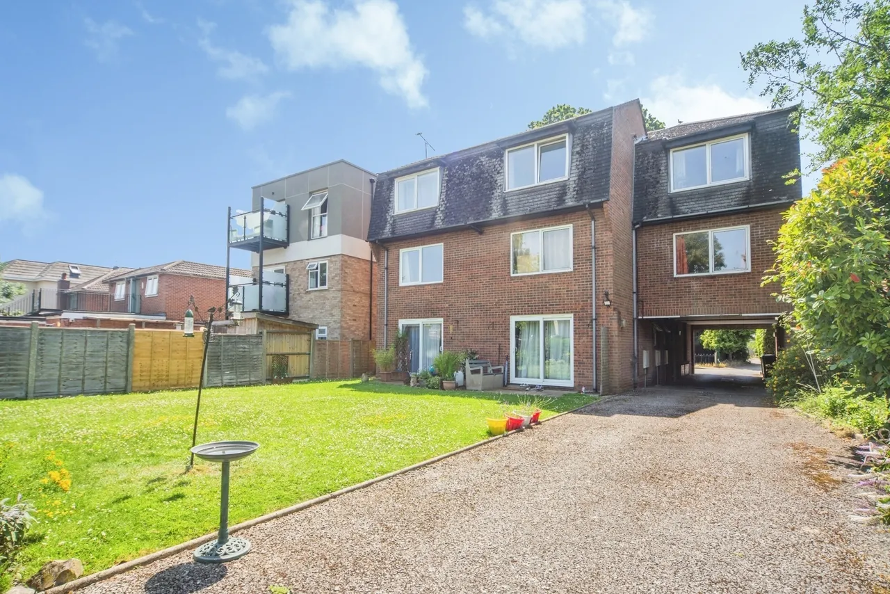 Millbrook Road East, Freemantle, SO15, photo 12