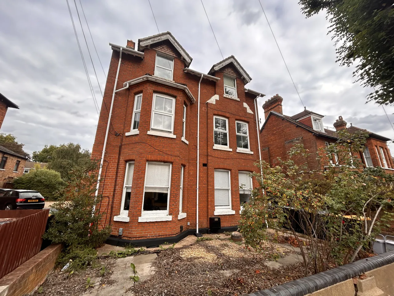 2 bed flat to rent — Chaucer Road, MK40