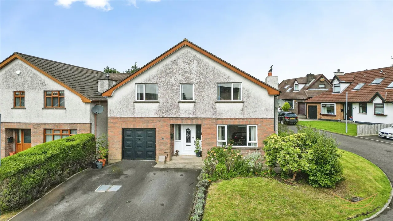4 bed house for sale — Huntingdale, Ballyclare, BT39 9XB