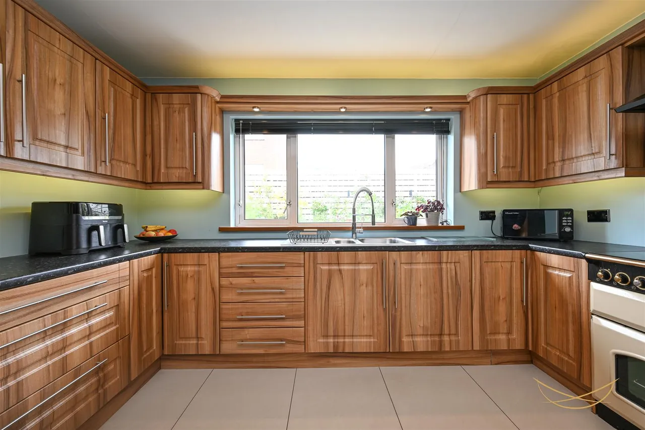 Huntingdale, Ballyclare, BT39 9XB, photo 17