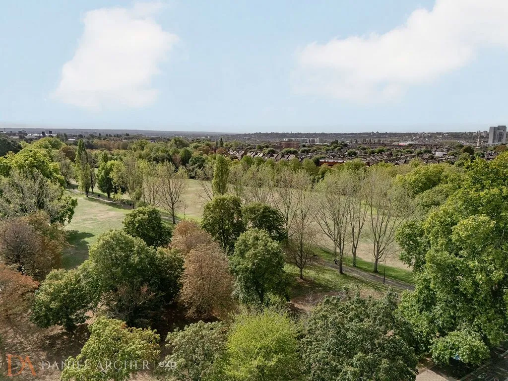 North Side Wandsworth Common, Wandsworth, SW18, photo 20