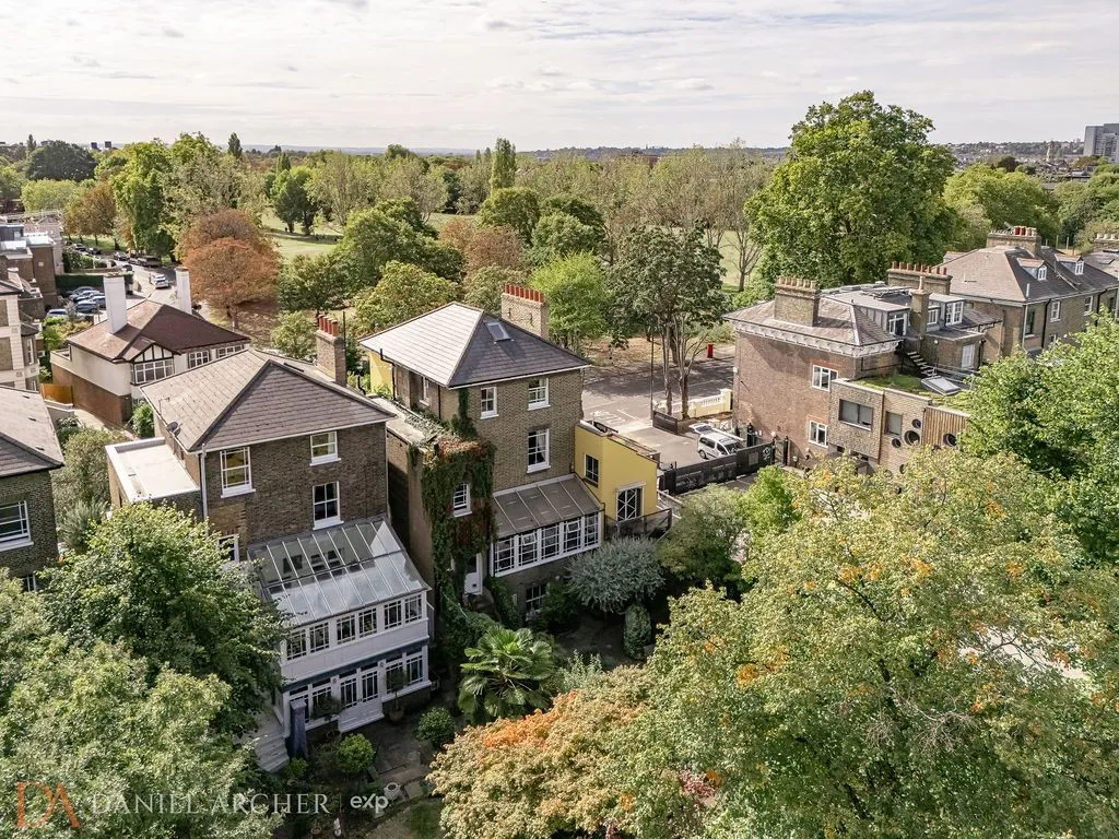 North Side Wandsworth Common, Wandsworth, SW18, photo 18