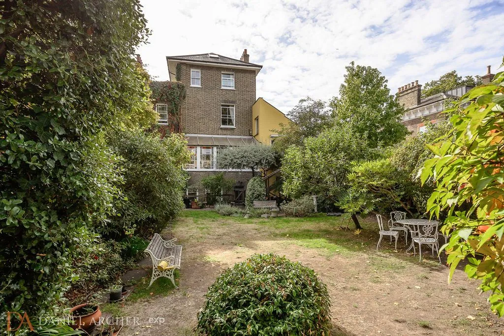 North Side Wandsworth Common, Wandsworth, SW18, photo 2