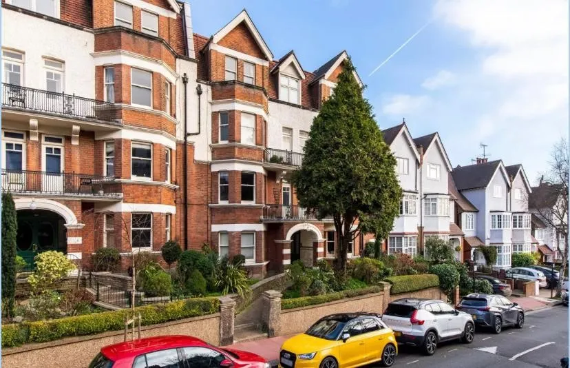 2 bed flat for sale — Yale Court, Honeybourne Road, London, NW6