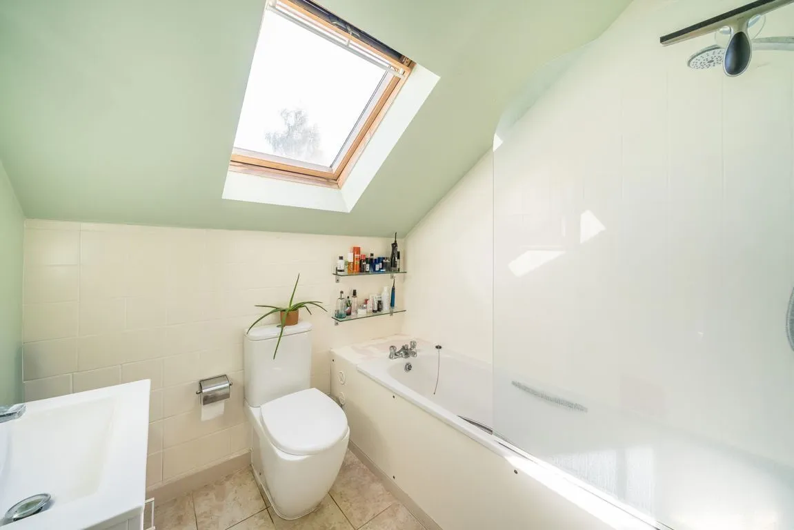Plough Road, SW11, photo 5