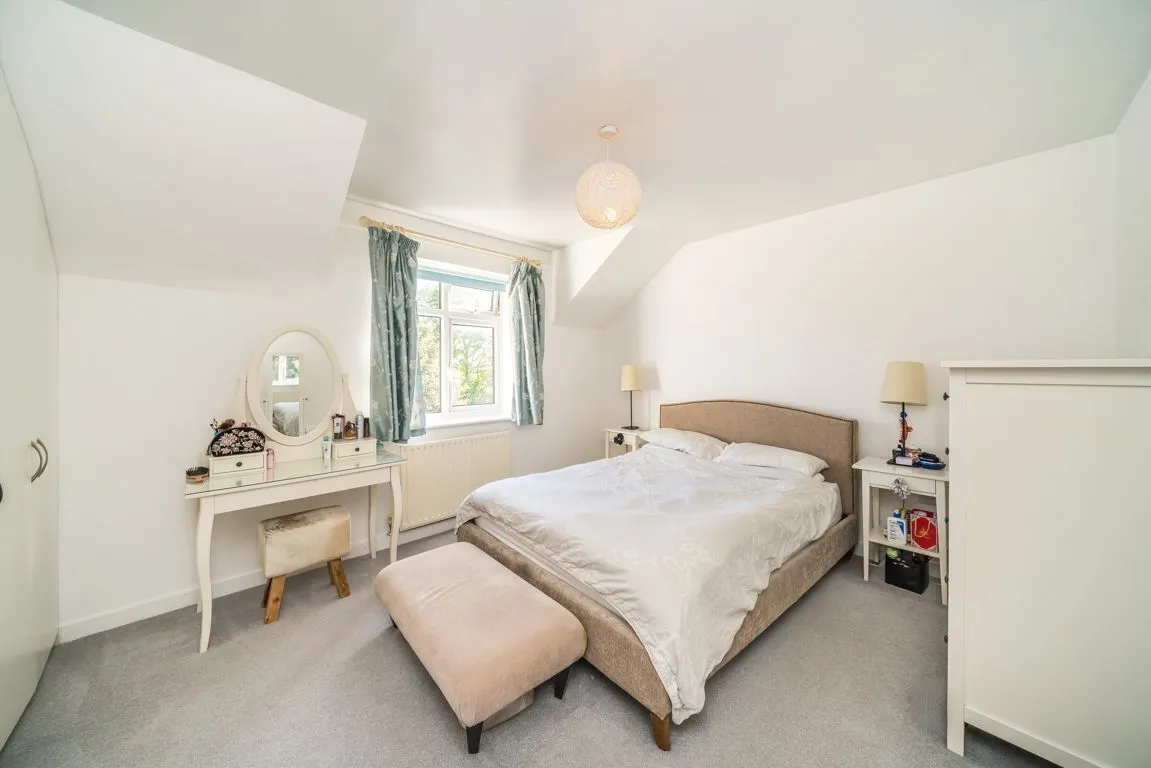 Plough Road, SW11, photo 3