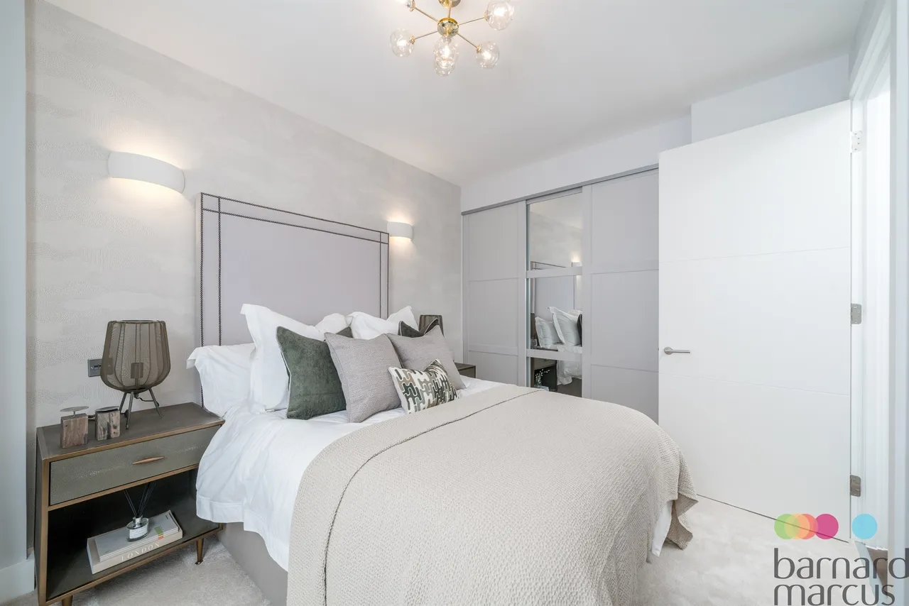 Shepherds Bush Road, London, W6, photo 11