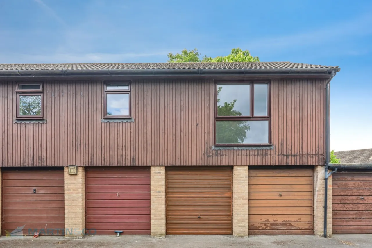 Woking, Surrey, photo 12