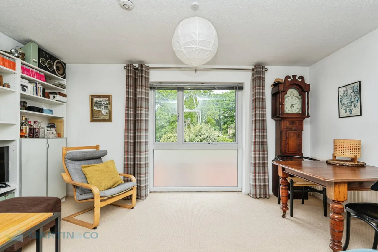 Woking, Surrey, photo 6