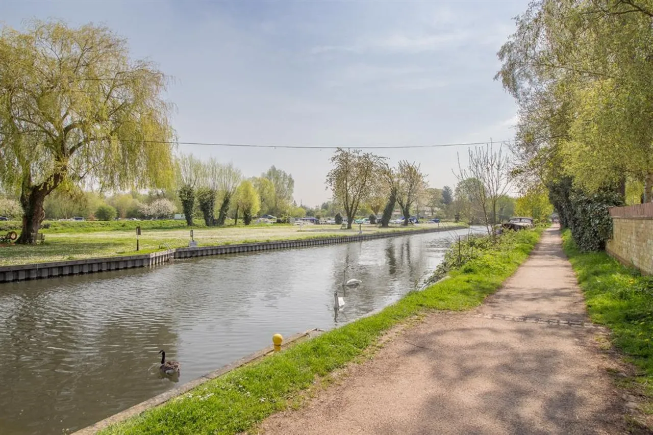 River Meads, St Margarets, SG12, photo 12